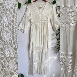 VINTAGE • Long White Lace Maxi Dress Cottagecore Bohemian Boho Maiden Nymph 10
